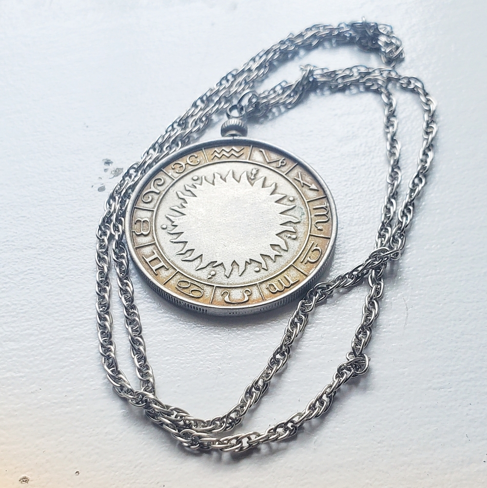 1970s Gemini silvertone vintage pendant necklace - Picture 3 of 4